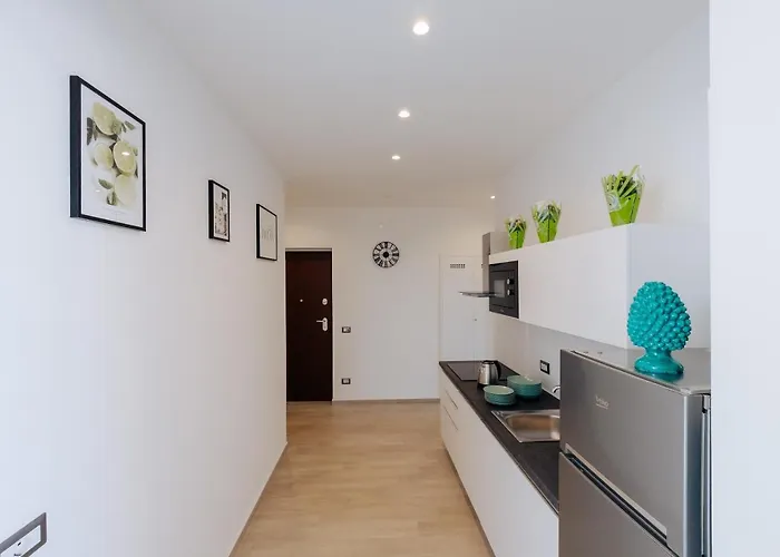 Maison Lorelle - De Vivo Realty