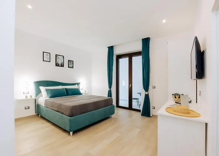 Maison Lorelle - De Vivo Realty