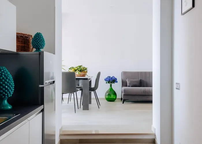 Maison Lorelle - De Vivo Realty *