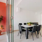 Maison Lorelle - De Vivo Realty