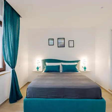 Ferienhaus Maison Lorelle - De Vivo Realty Sorrent